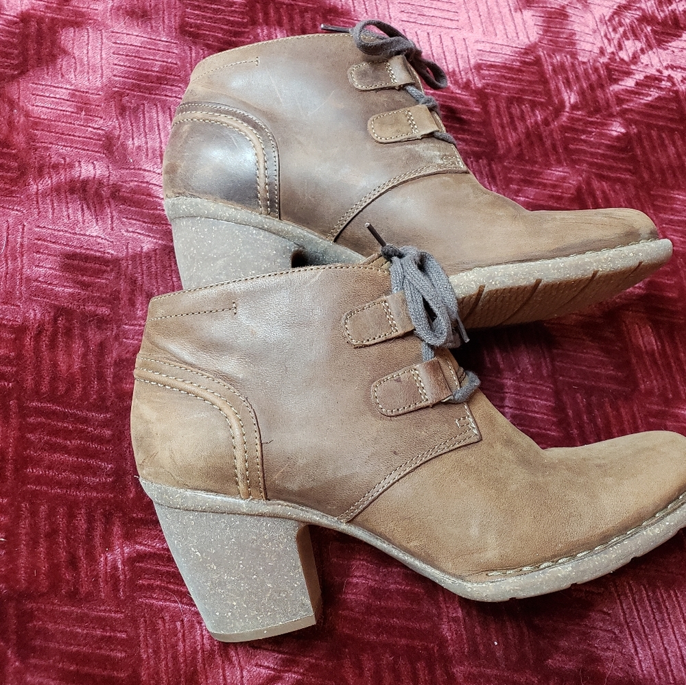 Clark's brown leather boots size 10